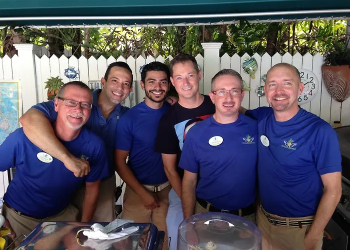 Pineapple Point Guesthouse & Resort - Gay Men'S Resort